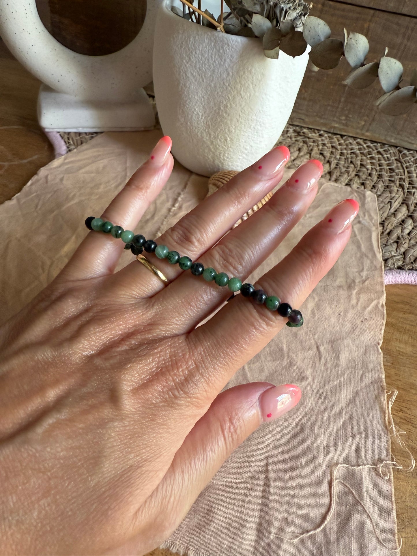 Pulsera Rubí-Zoisita 4mm (Vitalidad y Crecimiento personal)