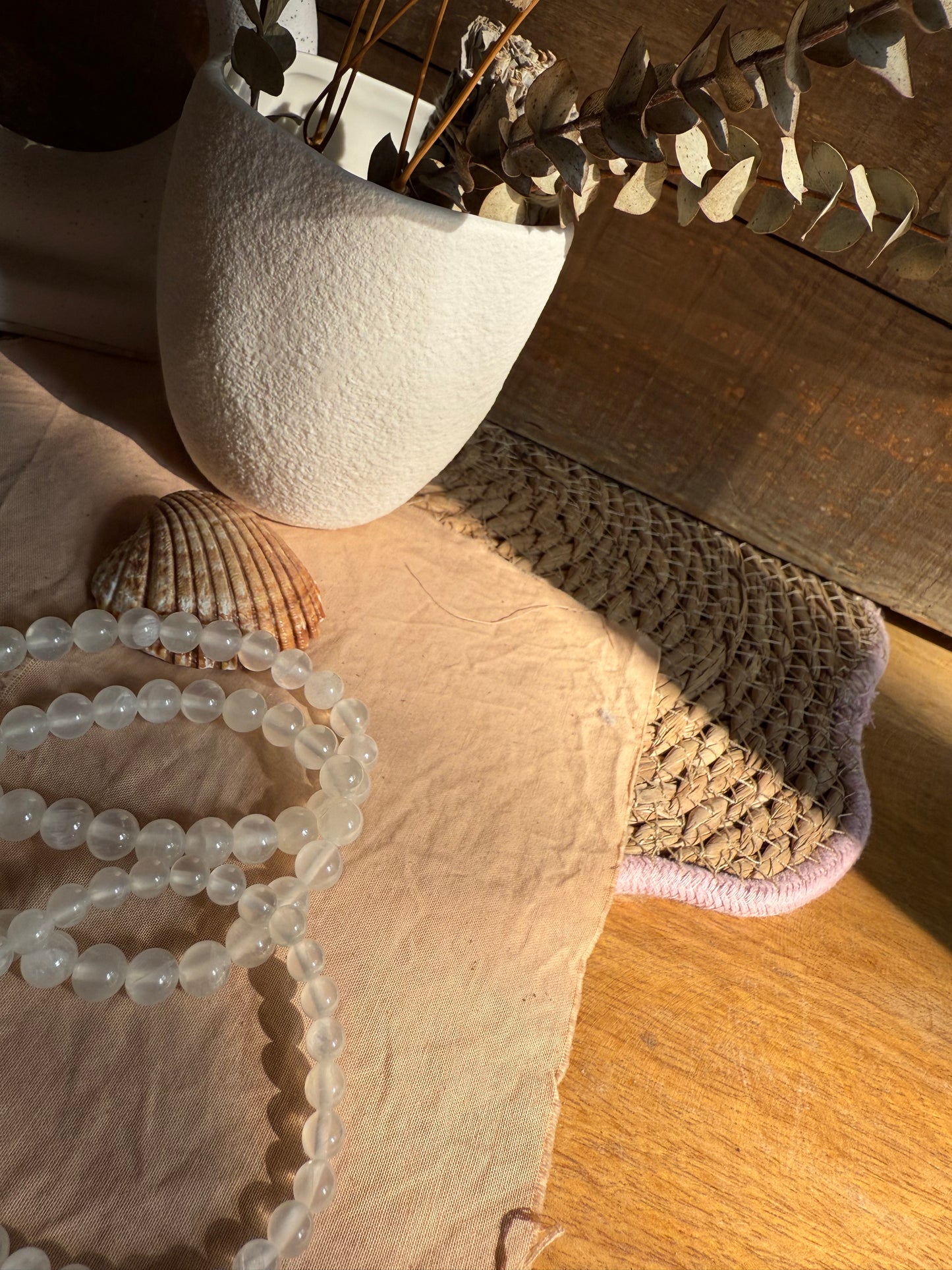 Pulsera Selenita 6mm (Bienestar, Luz, Pureza y Conexión Espiritual)