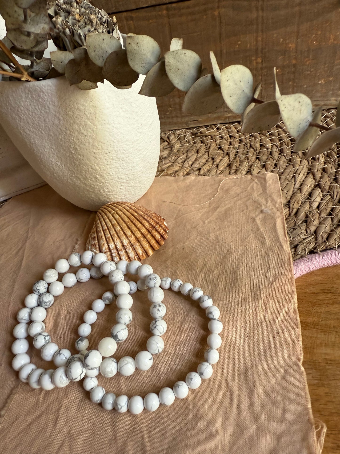 Pulsera Howlita 8mm (Relajación, Calma y Sabiduría)