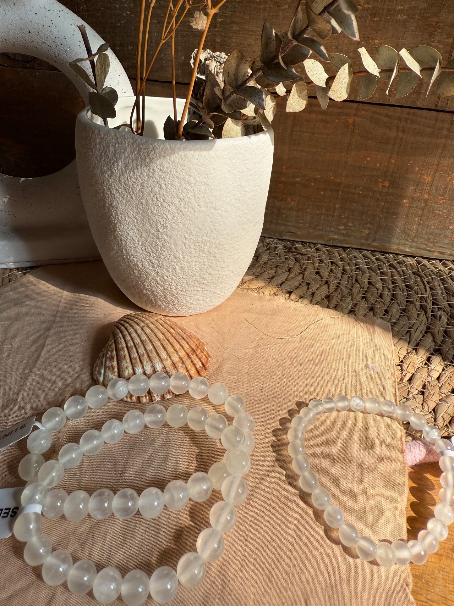 Pulsera Selenita 6mm (Bienestar, Luz, Pureza y Conexión Espiritual)