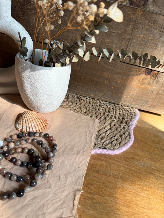 Pulsera Luna negra 8mm (Misterio, Intuición, Transformación y Sabiduría Interior)