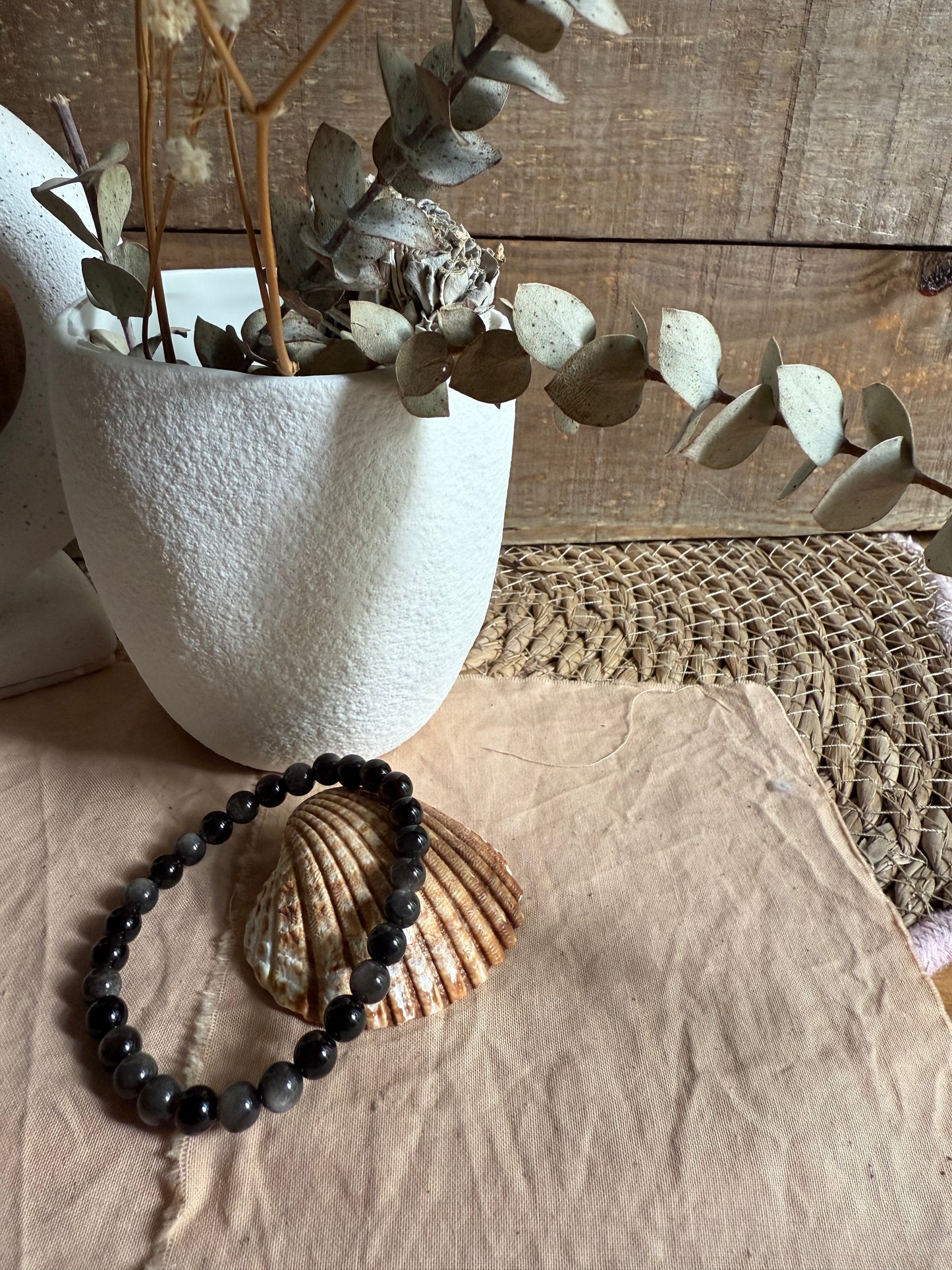 Pulsera Obsidiana Plateaada 6mm (Protección e Introspección)